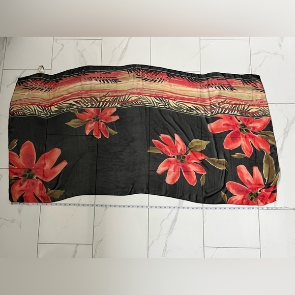 Christina/🧣Red floral scarf/ Neck scarf/ Bag scarf/ Head scarf/ 100%  polyester - Picture 7 of 9